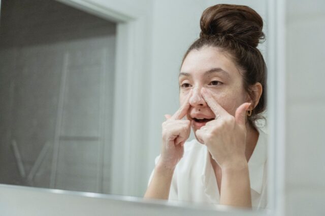 Cum prepari acasă un scrub de corp cu zahăr, sare sau zaț de cafea